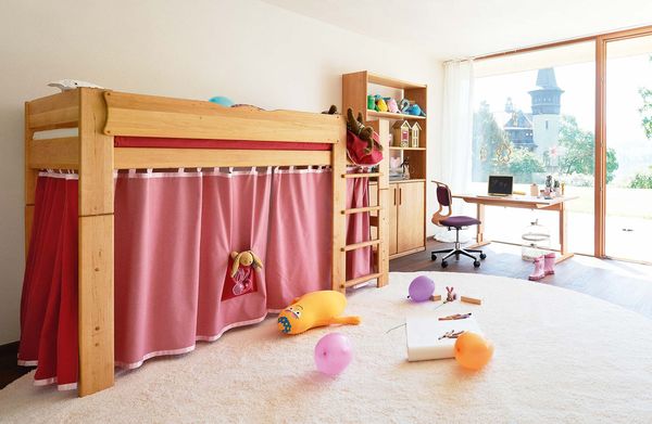 Kinderbett aus Naturholz vom Programm mobile Kaninchen